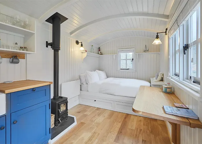 Host & Stay - The Lobster Pot