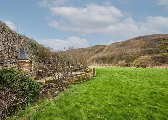 Host & Stay - The Lobster Pot