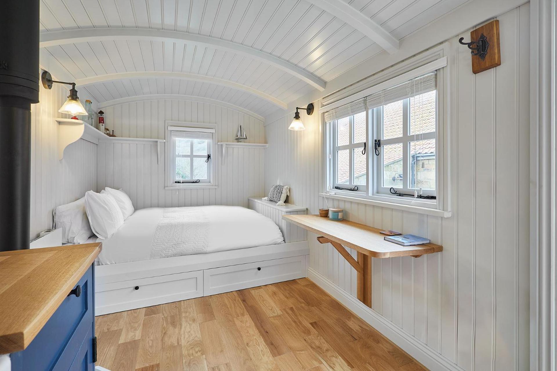 Host & - The Lobster Pot